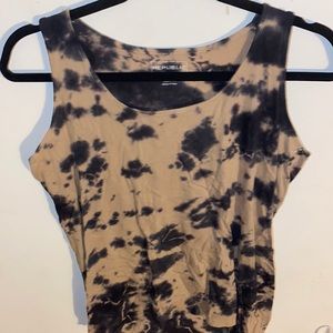 Tan/black tie dyed tank top.